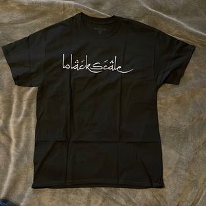 Blackscale Large t-shirt with OZ logo design